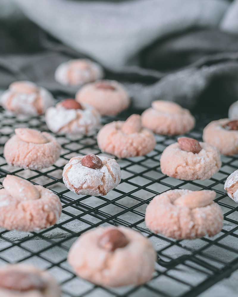 Amaretto Sour and Amaretti Cookies