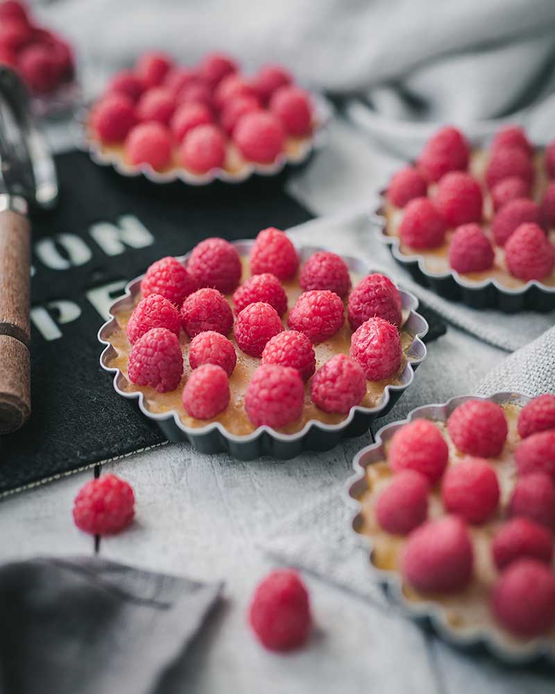 Lemon and Raspberries Tartlets