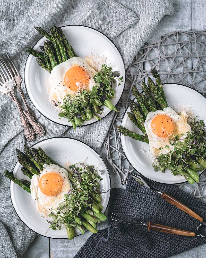 Buttered Asparagus Sunny-Side Up Eggs