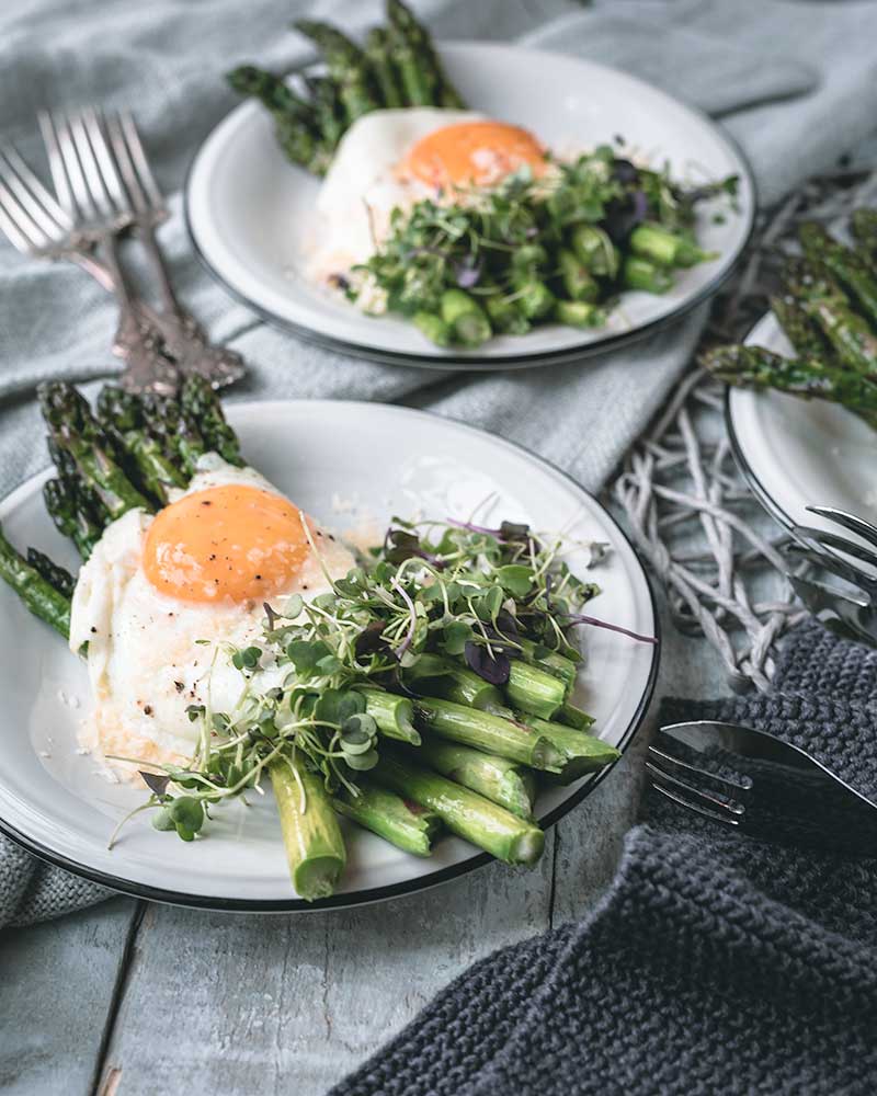 Buttered Asparagus Sunny-Side Up Eggs